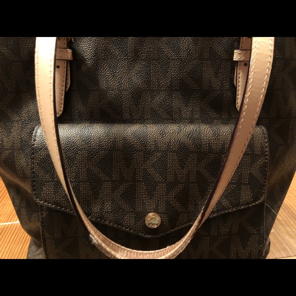 Michael Kors Authentic Handbag Signature Style